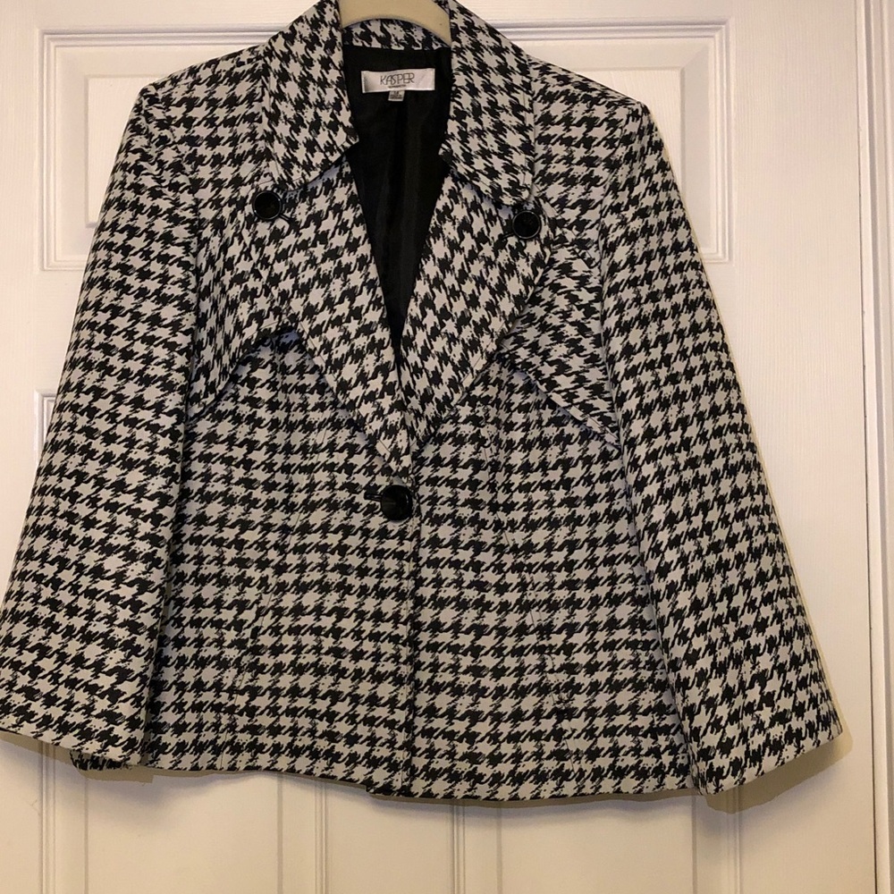 Kasper Houndstooth Blazer with Black Buttons